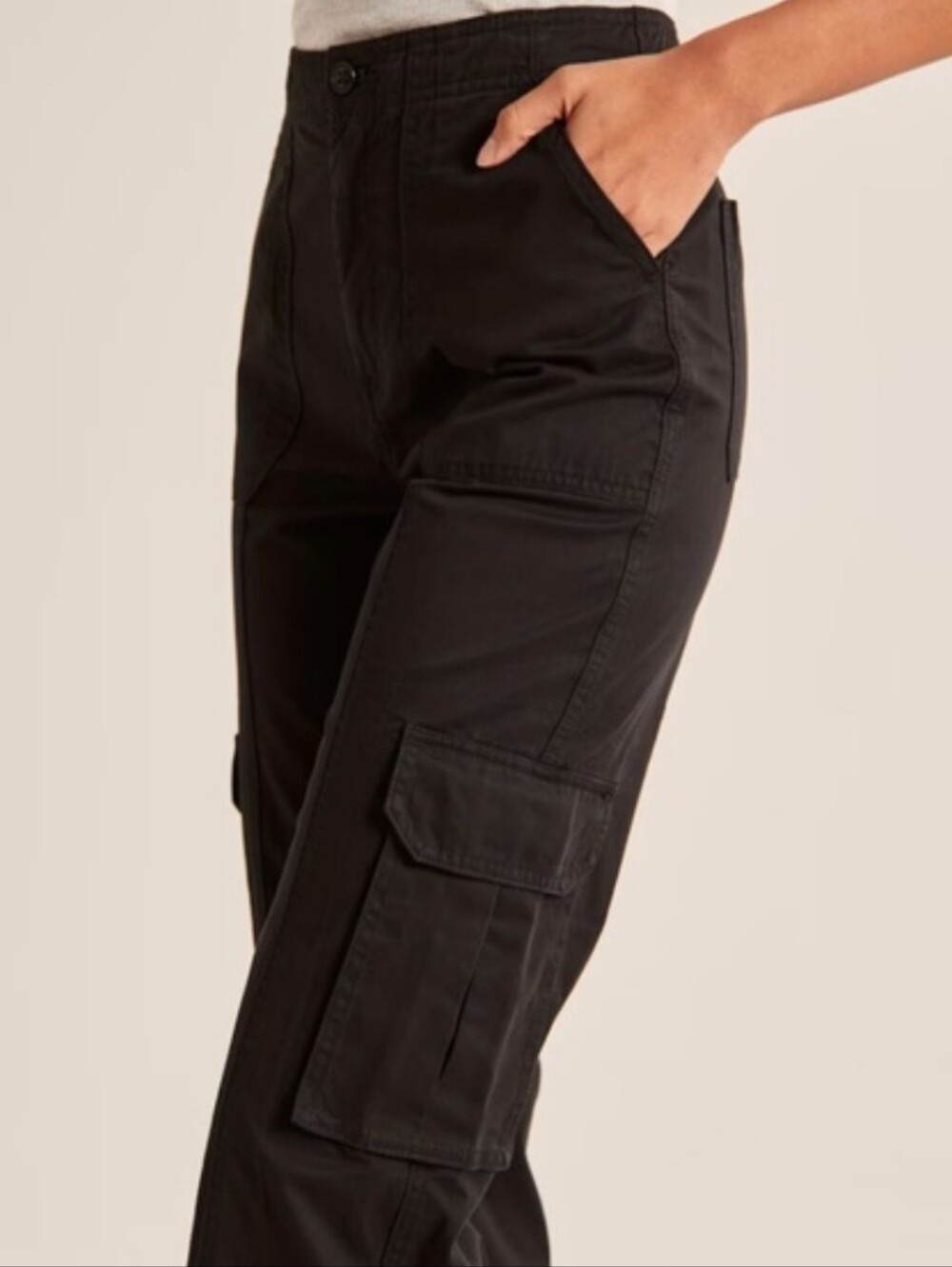 Abercrombie & Fitch Black High Rise Relaxed Cargo Utility Pants - Picture 3 of 11